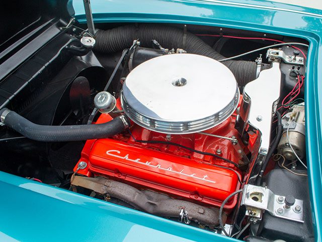 1958 turqoise corvette engine