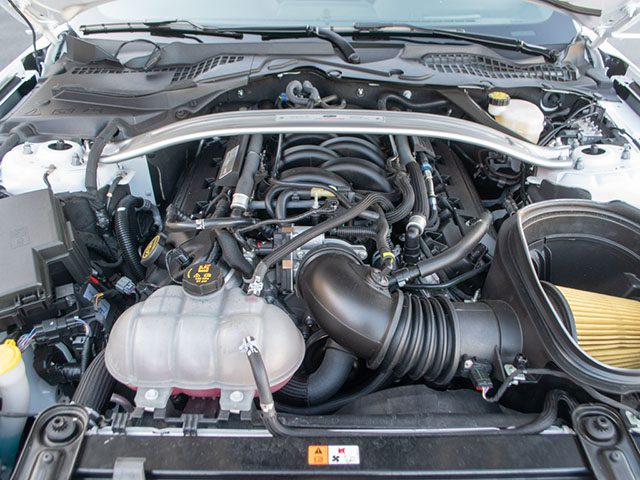 2016 white shelby mustang engine