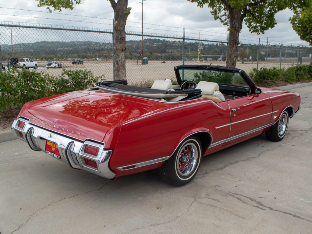 1971 Red Oldsmobile Cutlass Convertible 0988