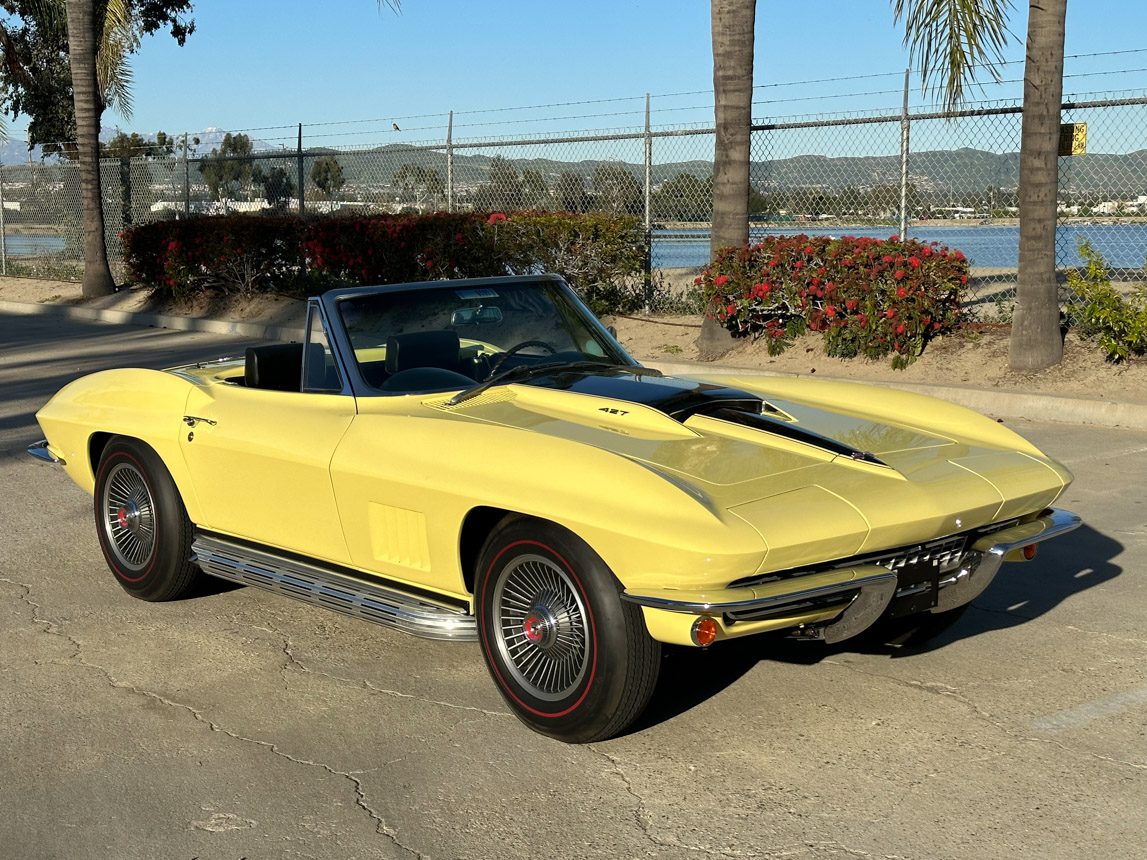 1967 Yellow Corvette Convertible 0838