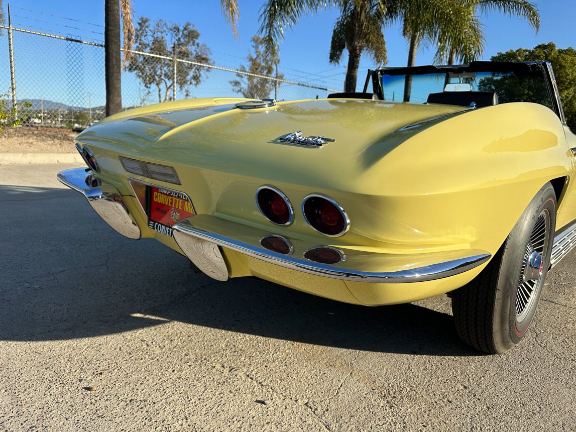 1967 Yellow Corvette Convertible 0846