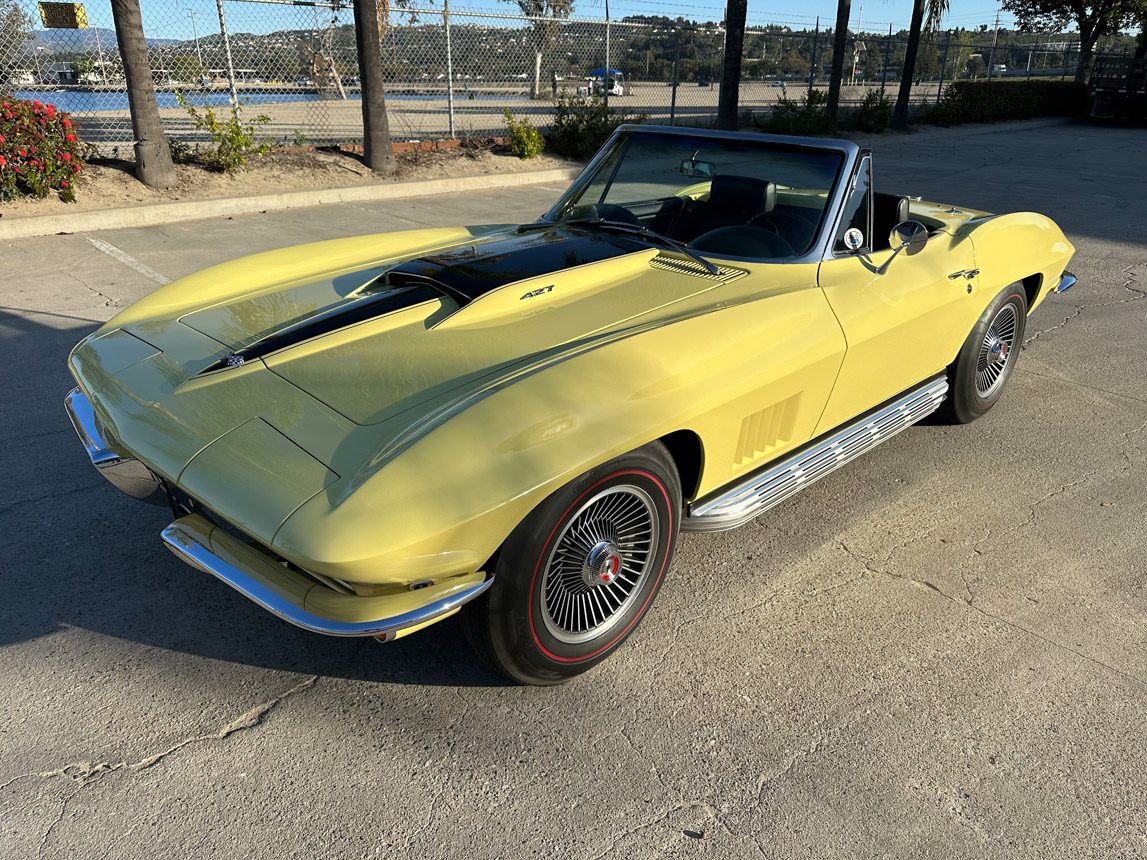 1967 Yellow Corvette Convertible 0854