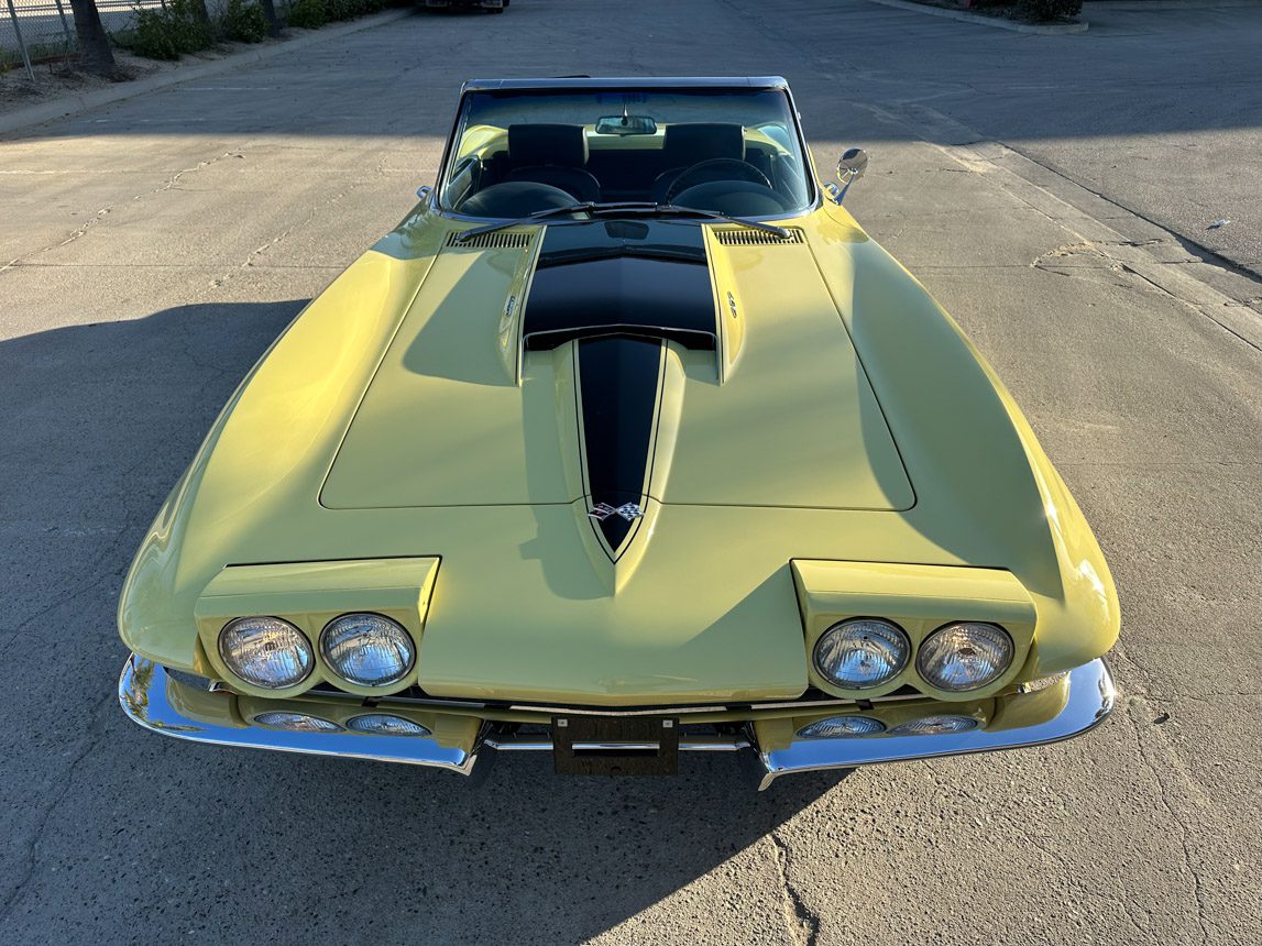 1967 Yellow Corvette Convertible 0878