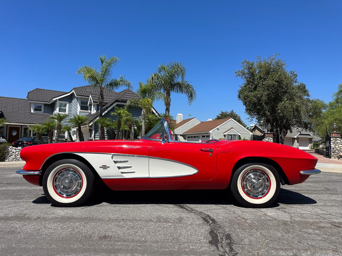 1961 Red Corvette 6037