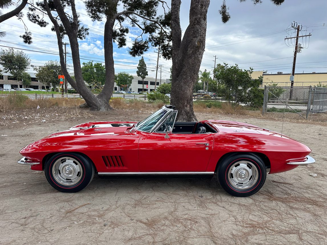 1967 Red Corvette 5444