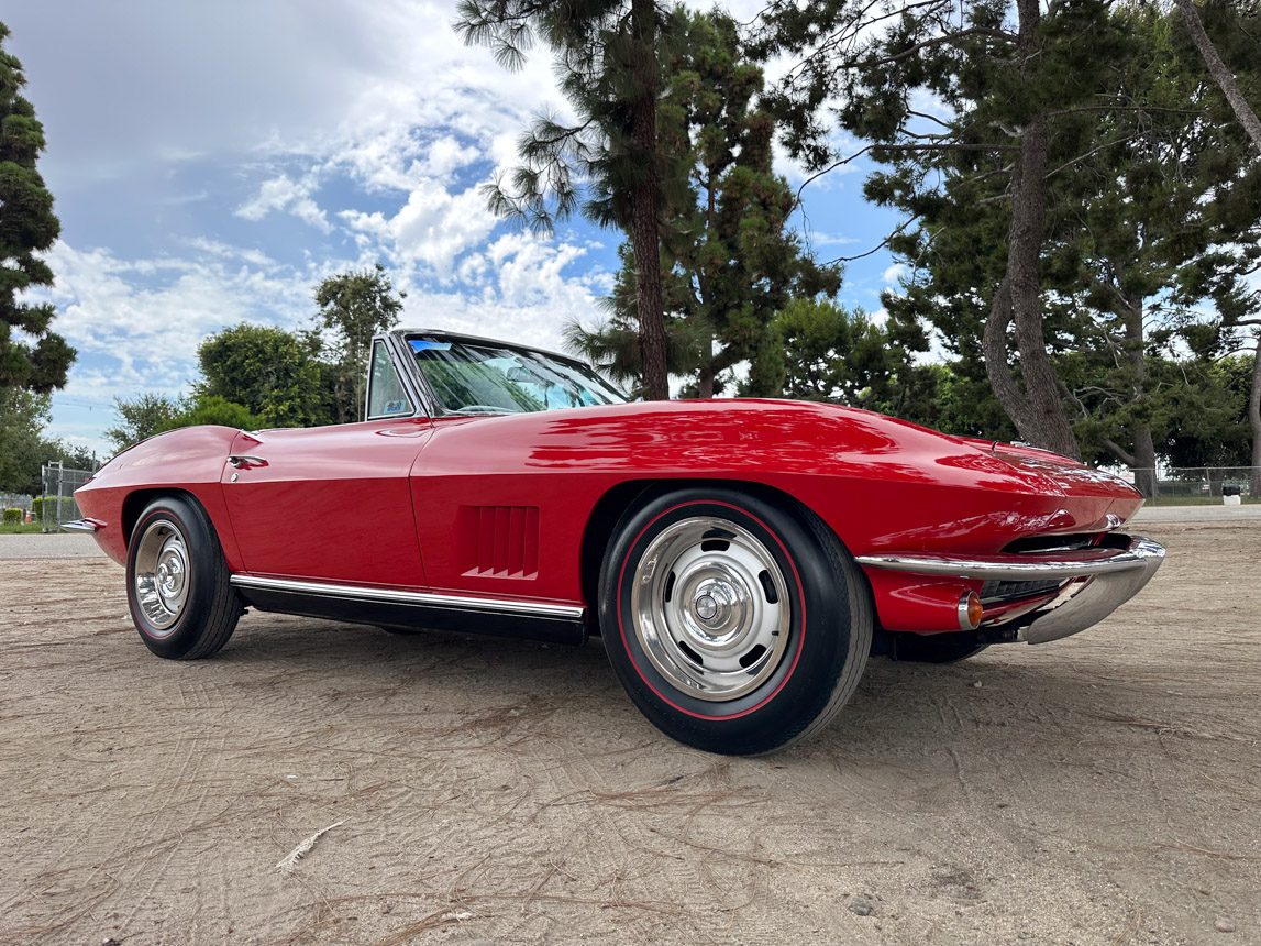 1967 Red Corvette 5452