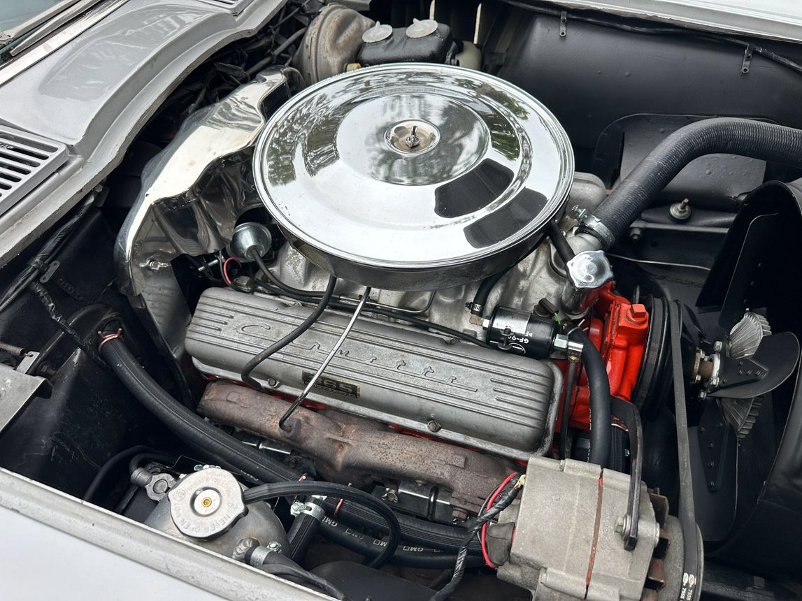 1965 Silver Corvette 7709