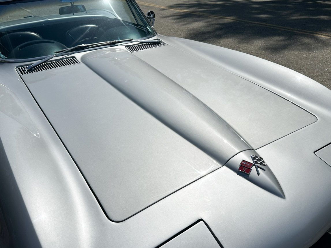 1965 Silver Corvette 8863