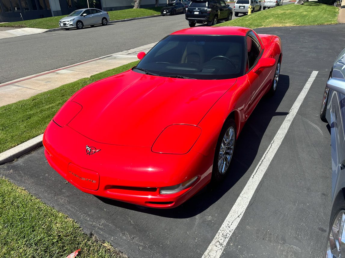 2000 Red Corvette 8792