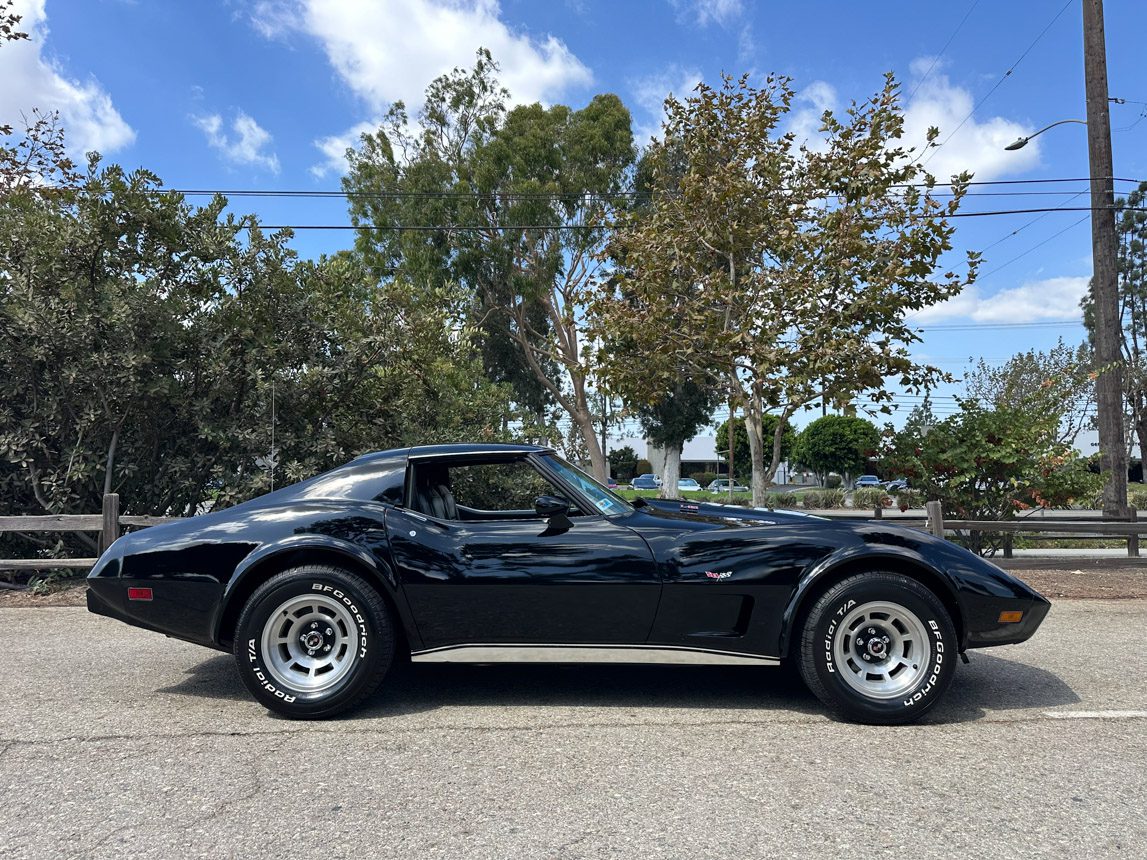 1977 Black Corvette L82 Coupe 9743