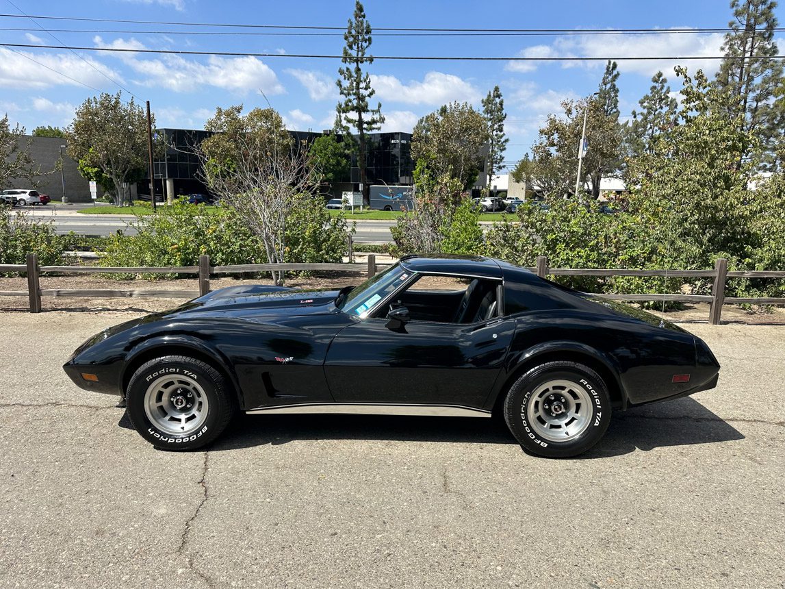 1977 Black Corvette L82 Coupe 9748