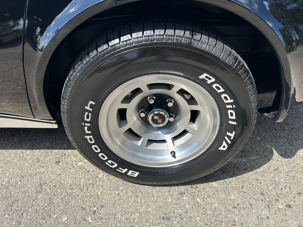 1977 Black Corvette L82 Coupe 9750