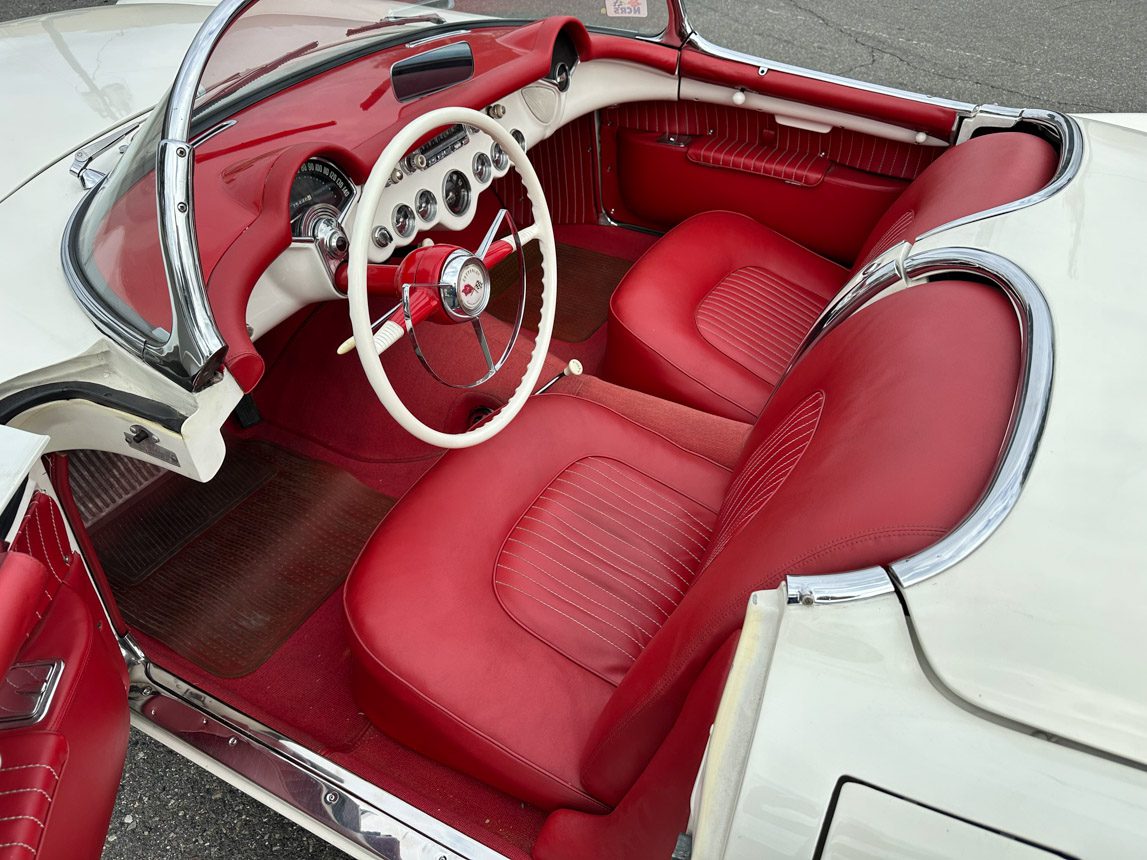 1955 White V8 Corvette 0511