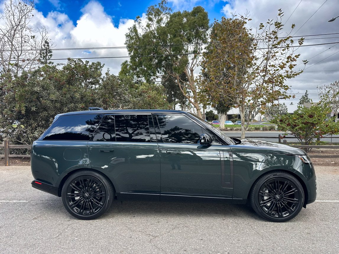 2023 Belgravia Green Range Rover P530 SE 0642