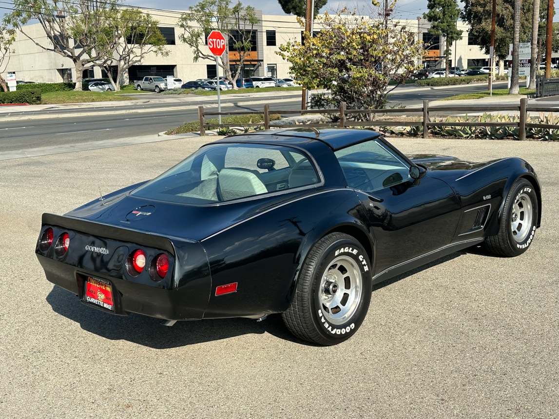 1980 Black Corvette 1670