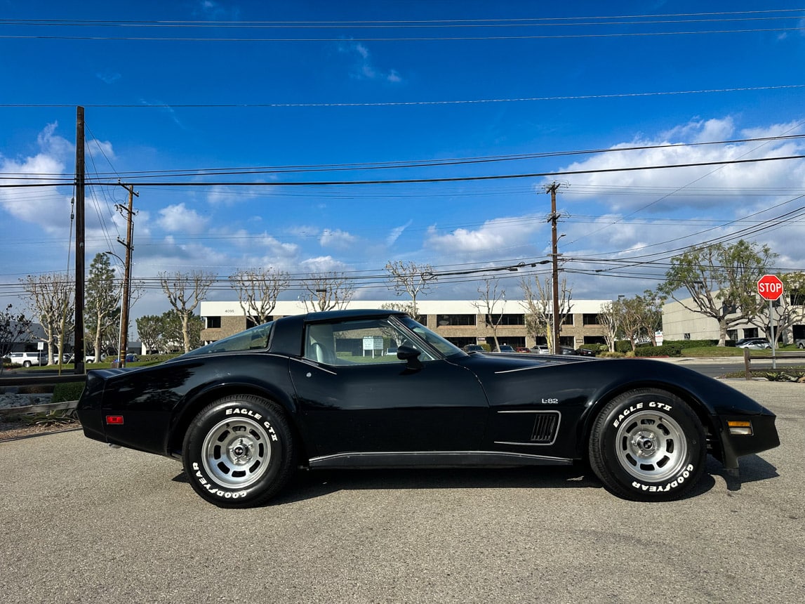 1980 Black Corvette 1671