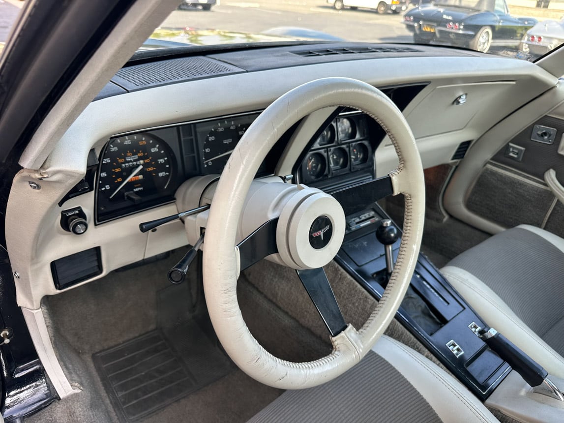 1980 Black Corvette 1690