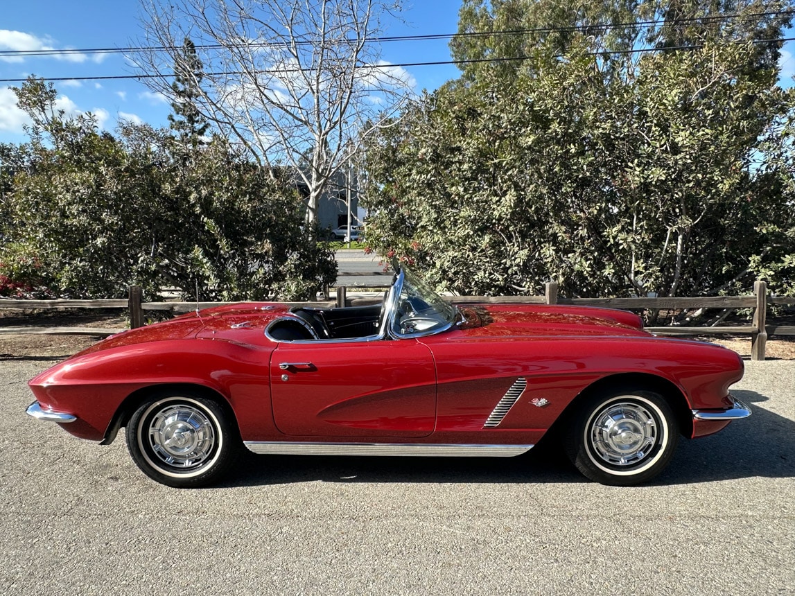 1962 Maroon Corvette 2935