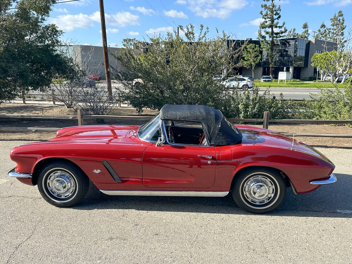 1962 Maroon Corvette 2951