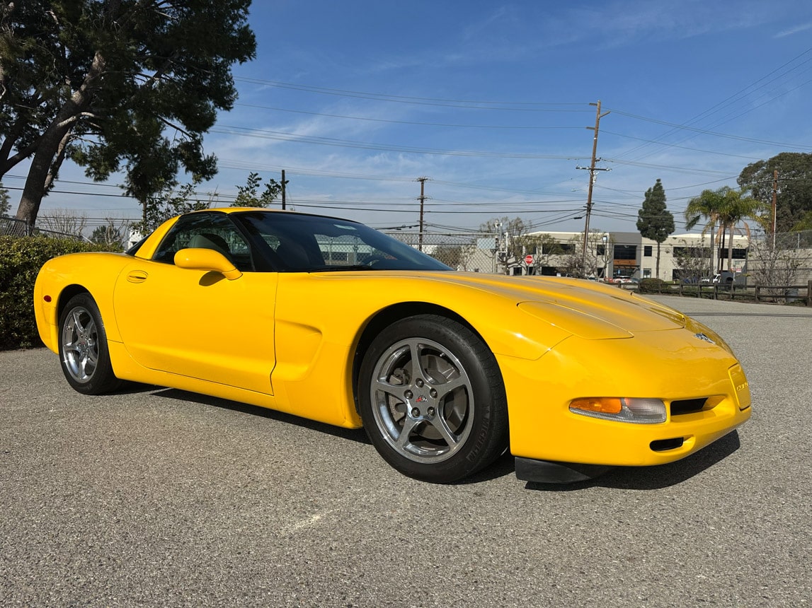 2003 Yellow Corvette Coupe 2571