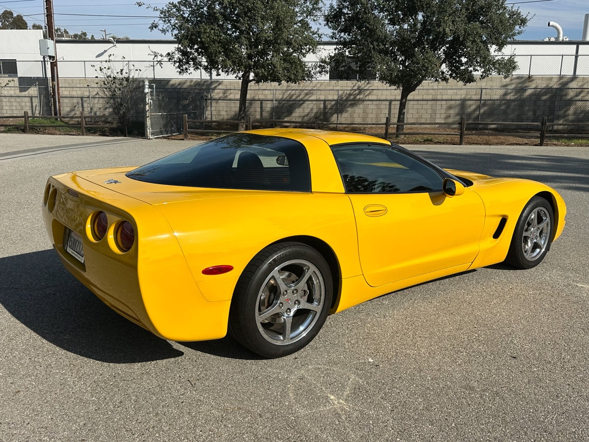 2003 Yellow Corvette Coupe 2576