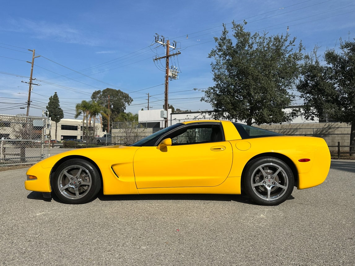 2003 Yellow Corvette Coupe 2581