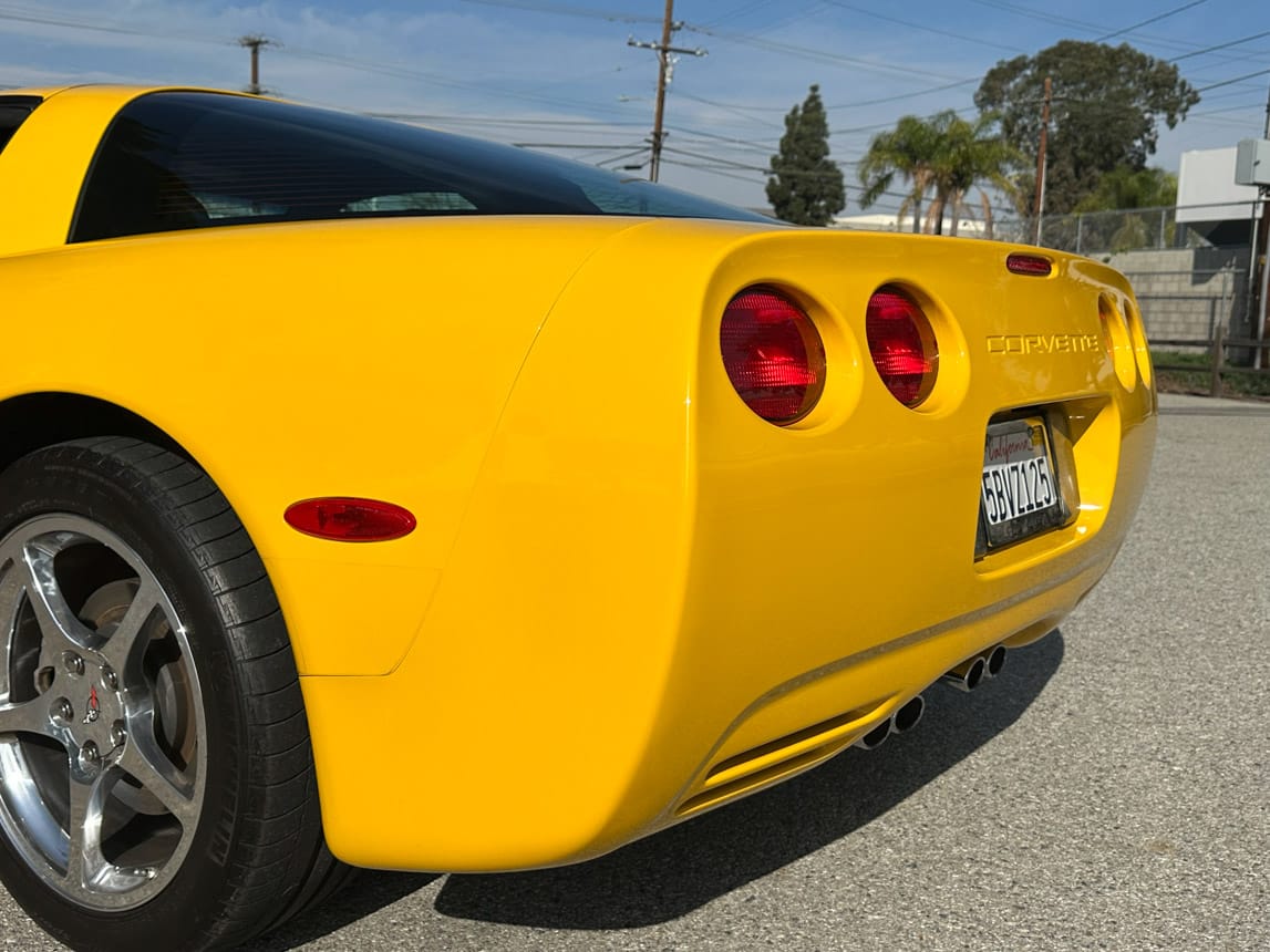 2003 Yellow Corvette Coupe 2583