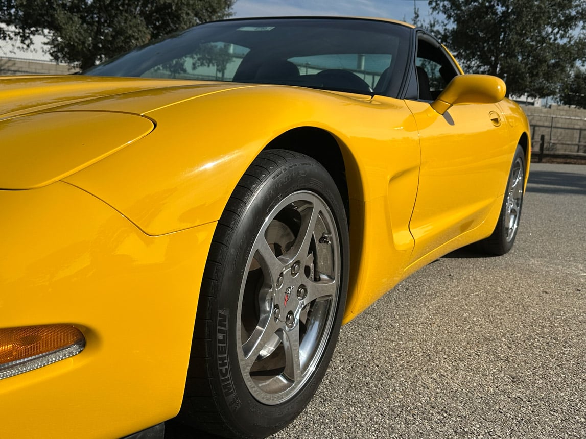 2003 Yellow Corvette Coupe 2585