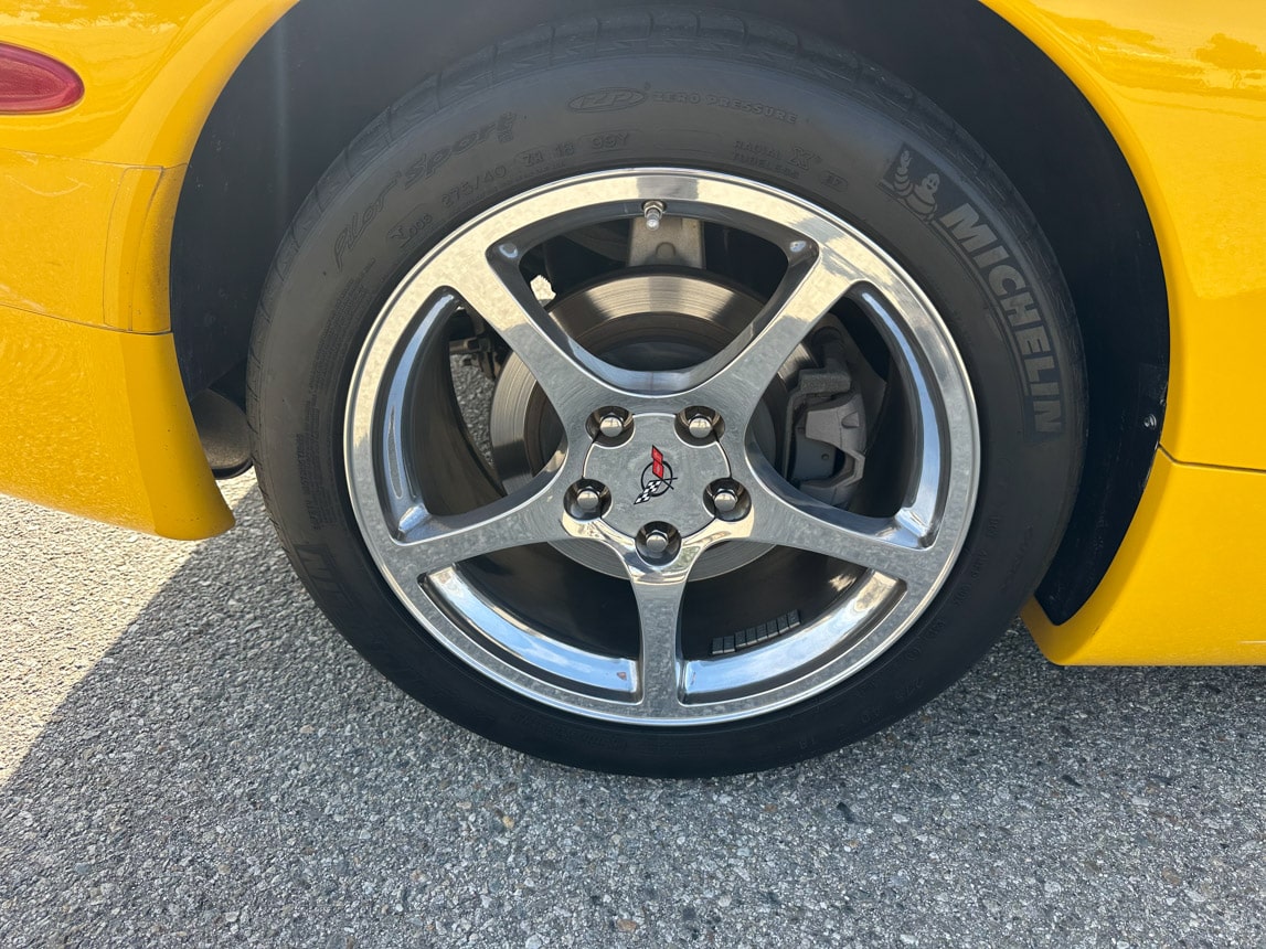 2003 Yellow Corvette Coupe 2588