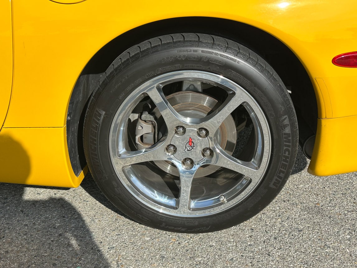 2003 Yellow Corvette Coupe 2589