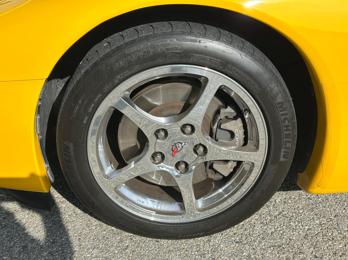 2003 Yellow Corvette Coupe 2590