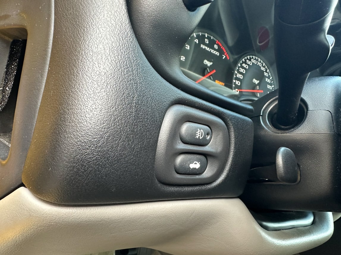 2003 Yellow Corvette Coupe 2606