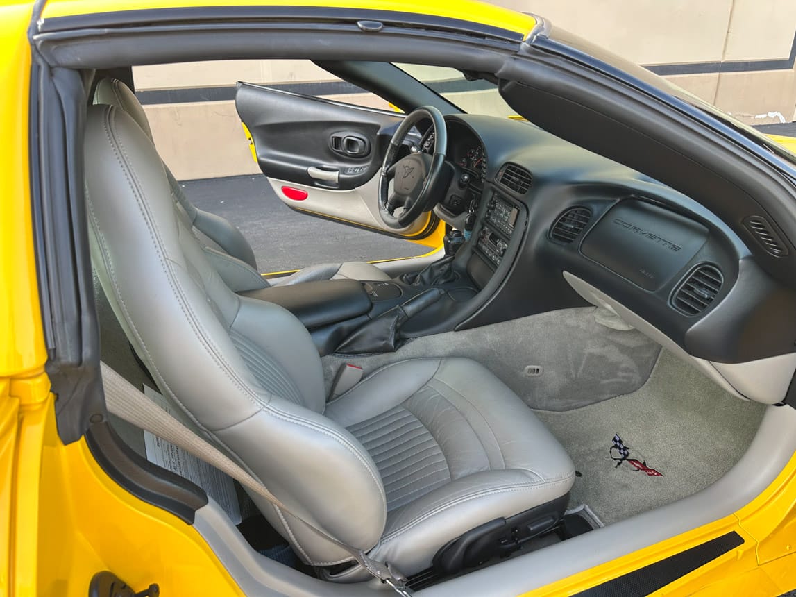 2003 Yellow Corvette Coupe 2610