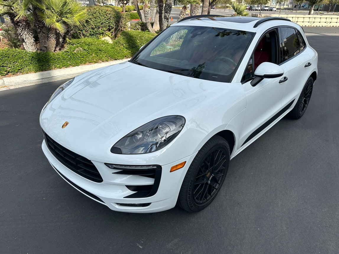 2018 White Porsche Macan 2687