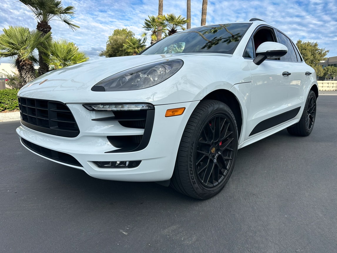 2018 White Porsche Macan 2688