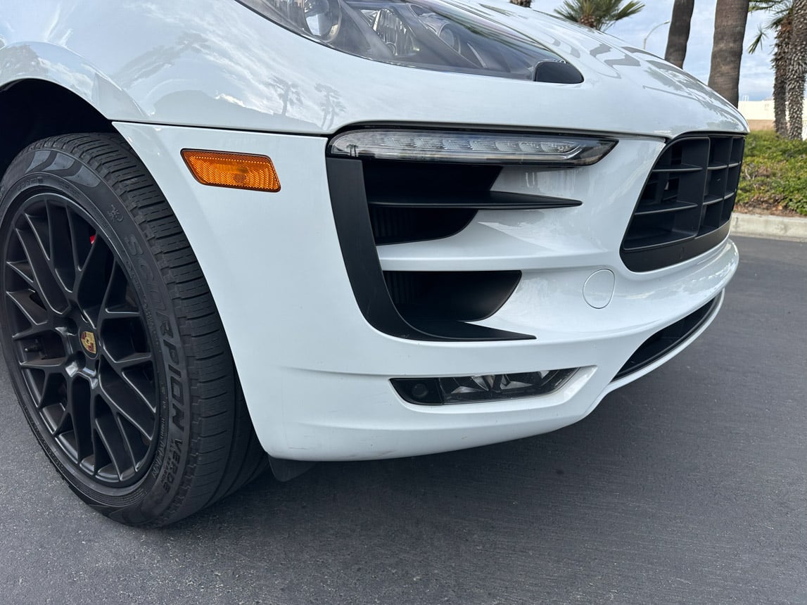 2018 White Porsche Macan 2695