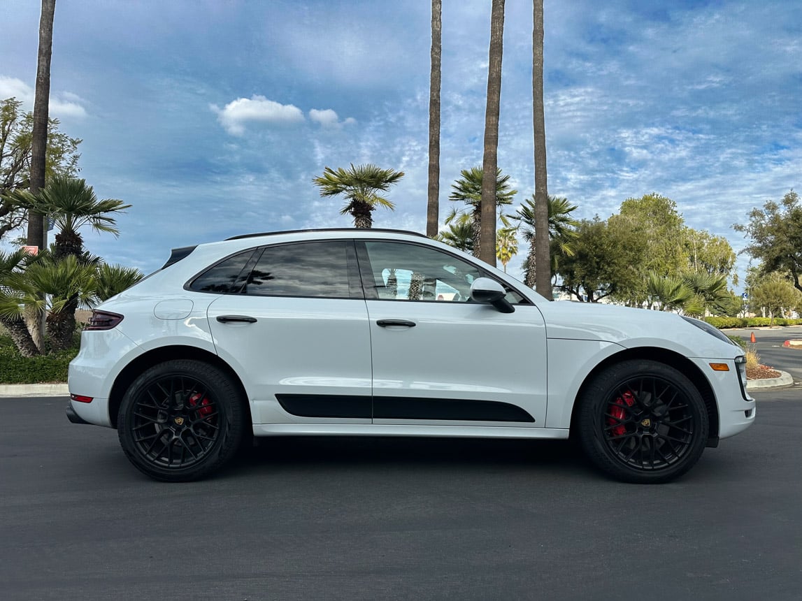 2018 White Porsche Macan 2697