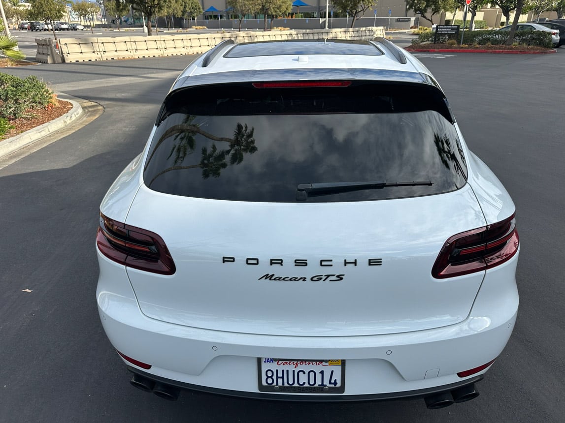 2018 White Porsche Macan 2700