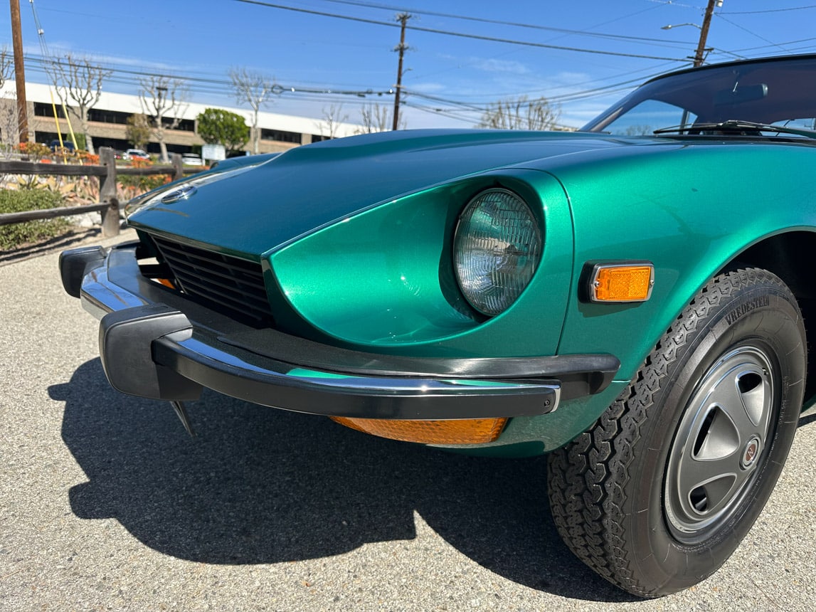 1974 Green Datsun 260Z with Factory AC 3371