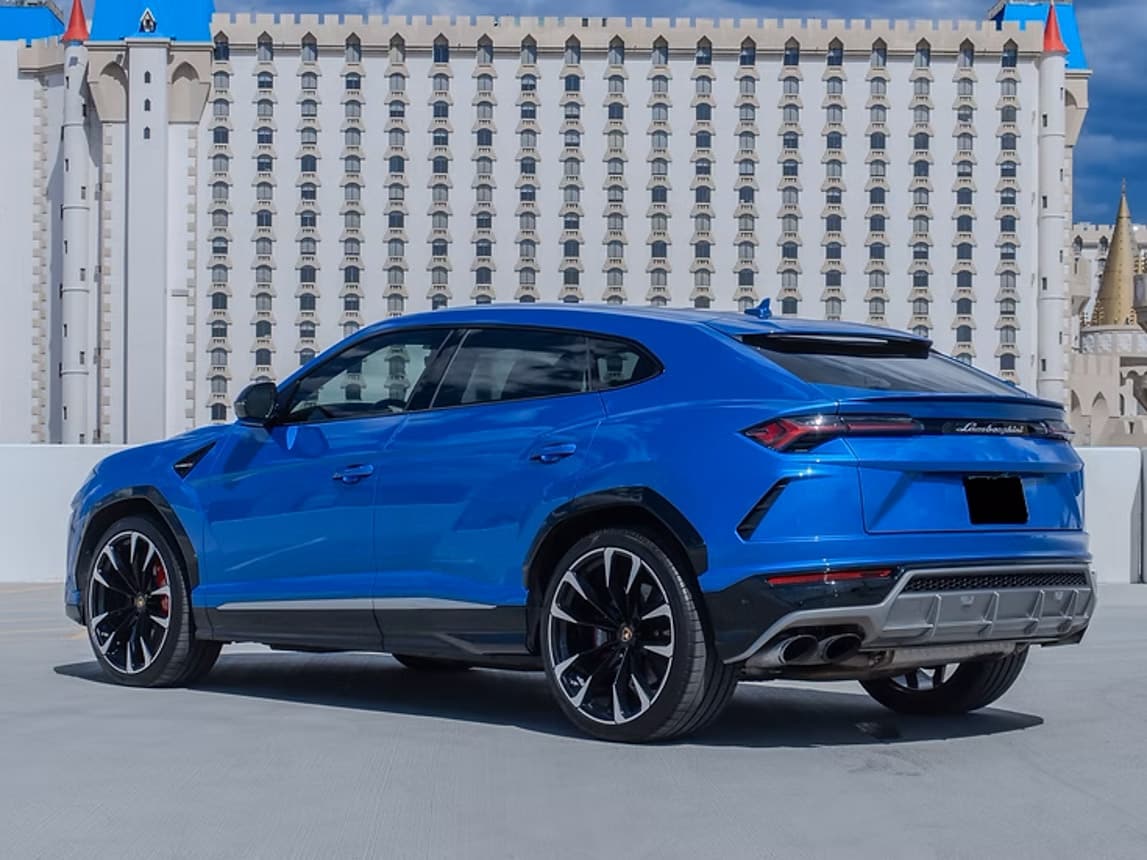 2020 Blue Lamborghini Urus 7