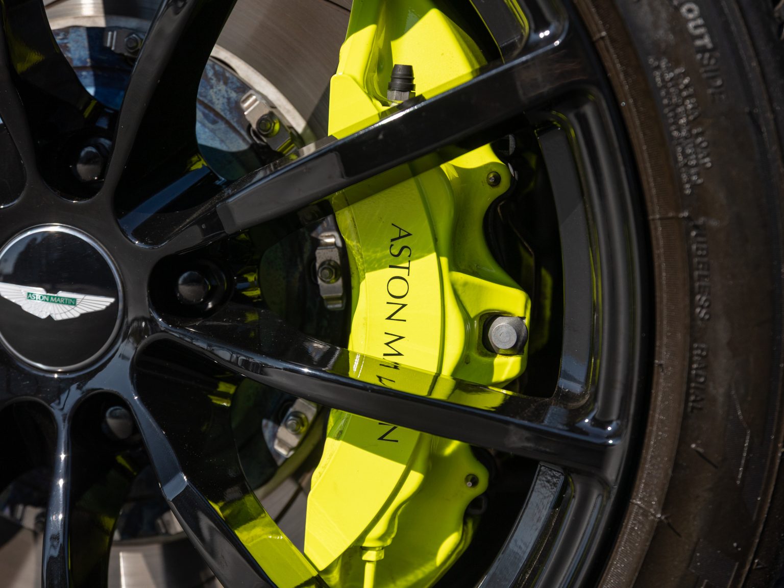 3 25 Aston DB11 (38 of 112)