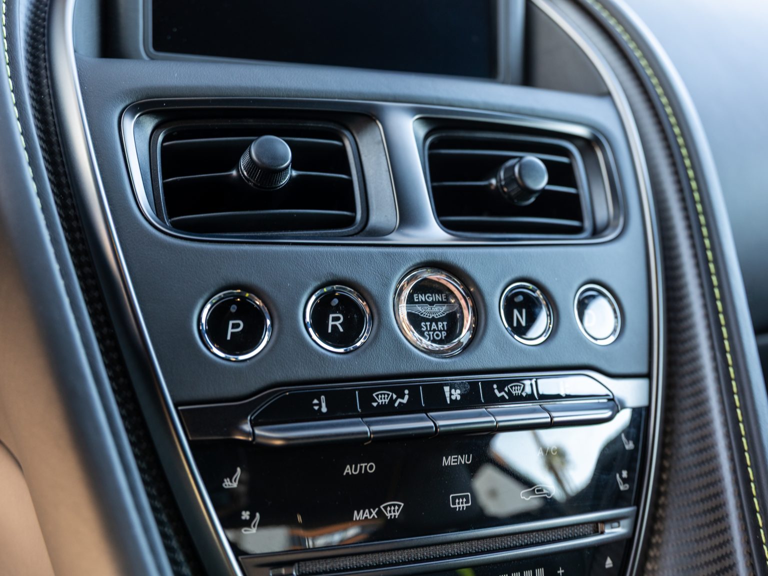 3 25 Aston DB11 (63 of 112)