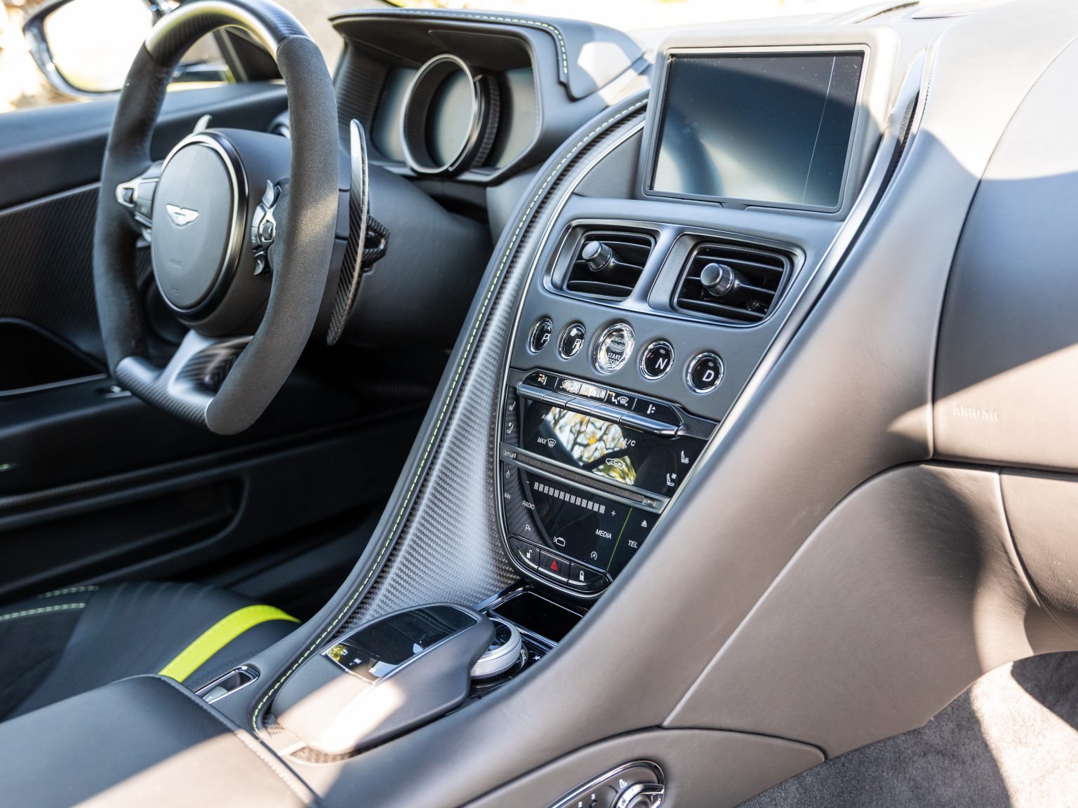 3 25 Aston DB11 (92 of 112)