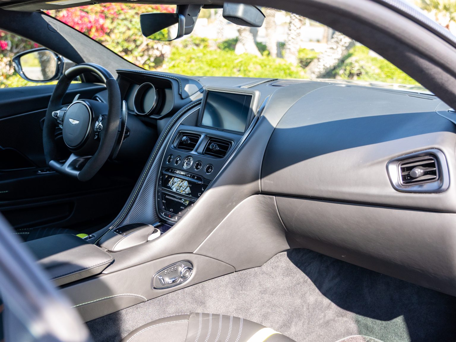 3 25 Aston DB11 (93 of 112)