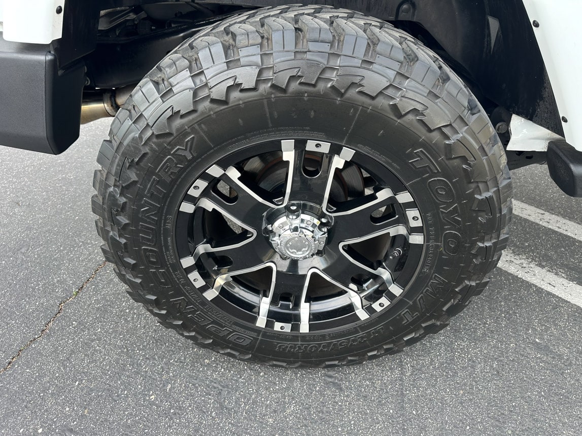 2018 White Jeep Sahara 3282