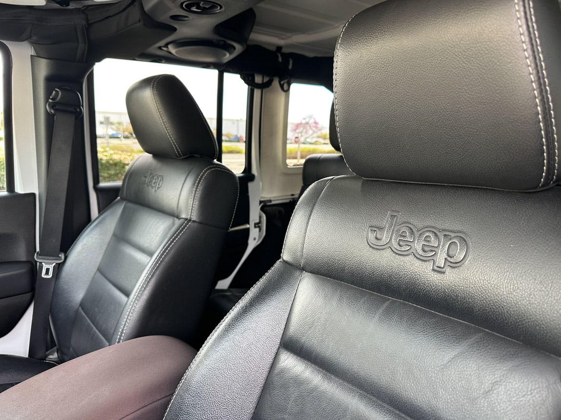 2018 White Jeep Sahara 3290