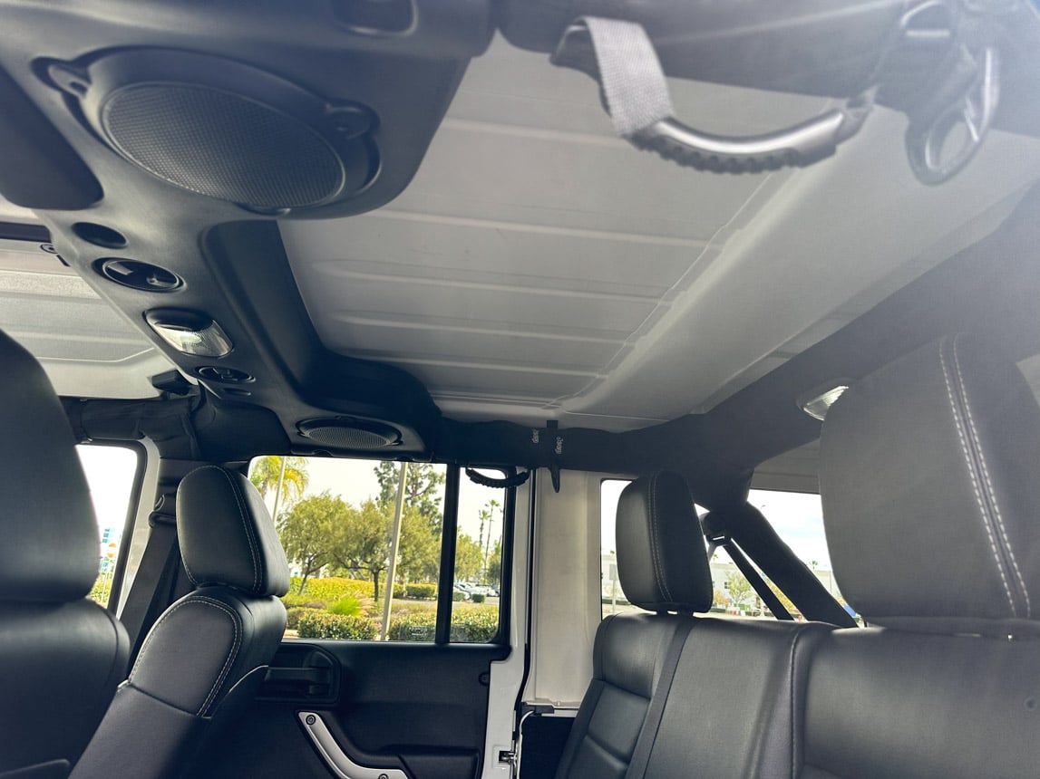 2018 White Jeep Sahara 3295