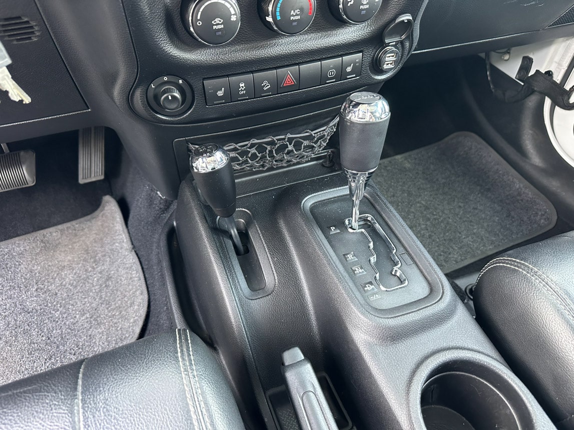 2018 White Jeep Sahara 3302