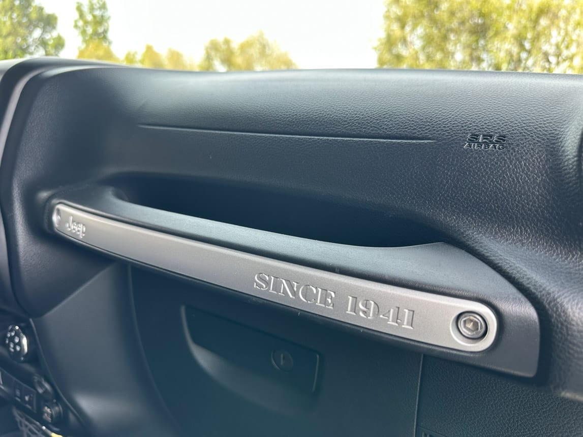 2018 White Jeep Sahara 3309