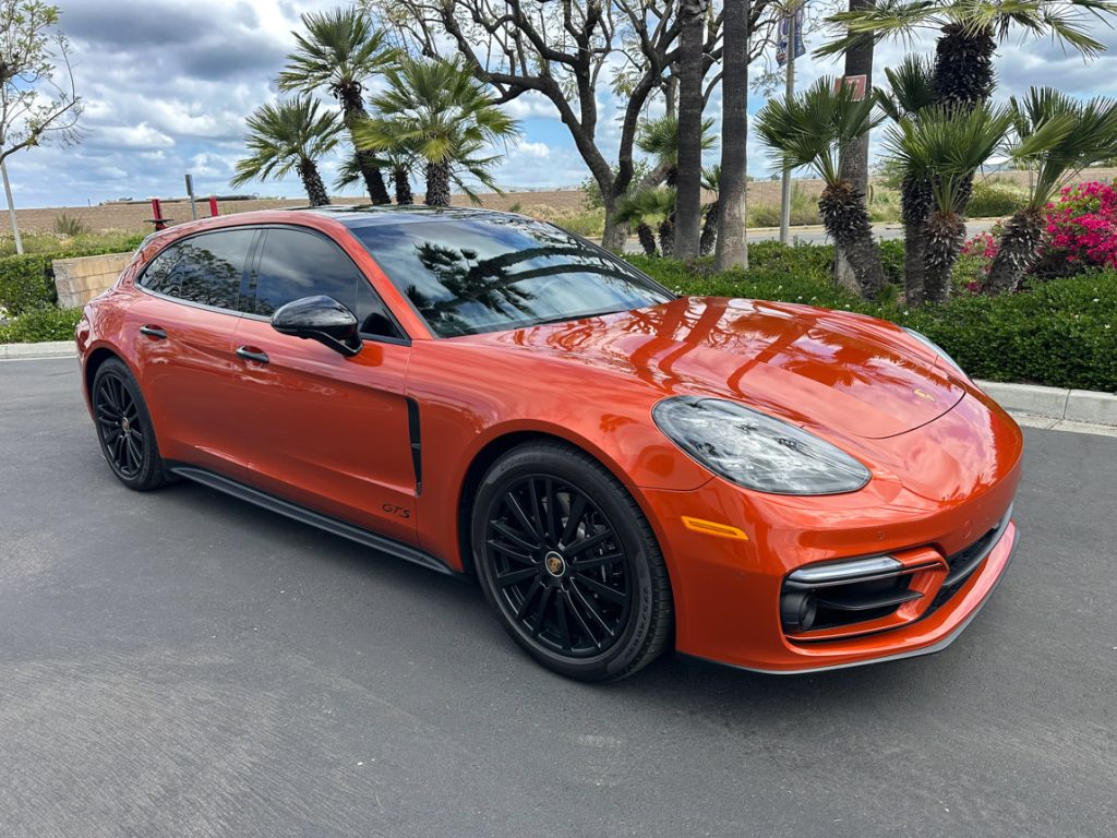 2023 Porsche Panamera GTS's photo